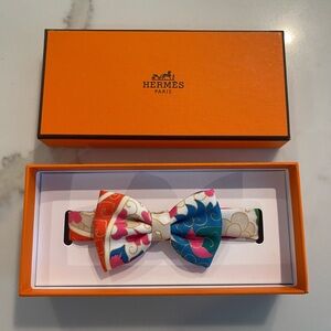 New in box gorgeous Hermes kids 100% silk bow tie for sale
